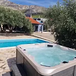 Villa Luxury Private Complex With Pool And Jacuzzi Kaštel Sućurac