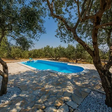 Villa Luxury Private Complex With Pool And Jacuzzi