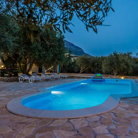 Luxury Private Complex With Pool And Jacuzzi * Kaštel Sućurac