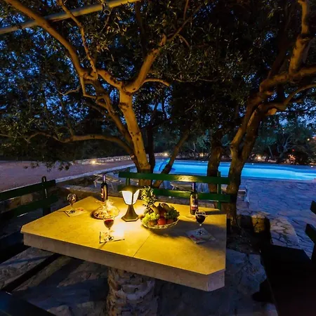 Luxury Private Complex With Pool And Jacuzzi Villa *