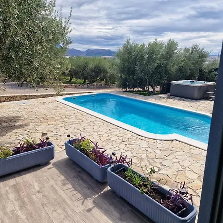 Luxury Private Complex With Pool And Jacuzzi * Kaštel Sućurac