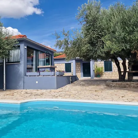 Luxury Private Complex With Pool And Jacuzzi Villa Kaštel Sućurac