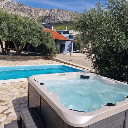 Villa Luxury Private Complex With Pool And Jacuzzi Kaštel Sućurac