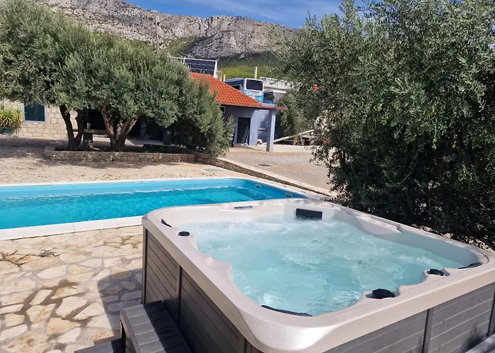 Villa Luxury Private Complex With Pool And Jacuzzi Kaštel Sućurac